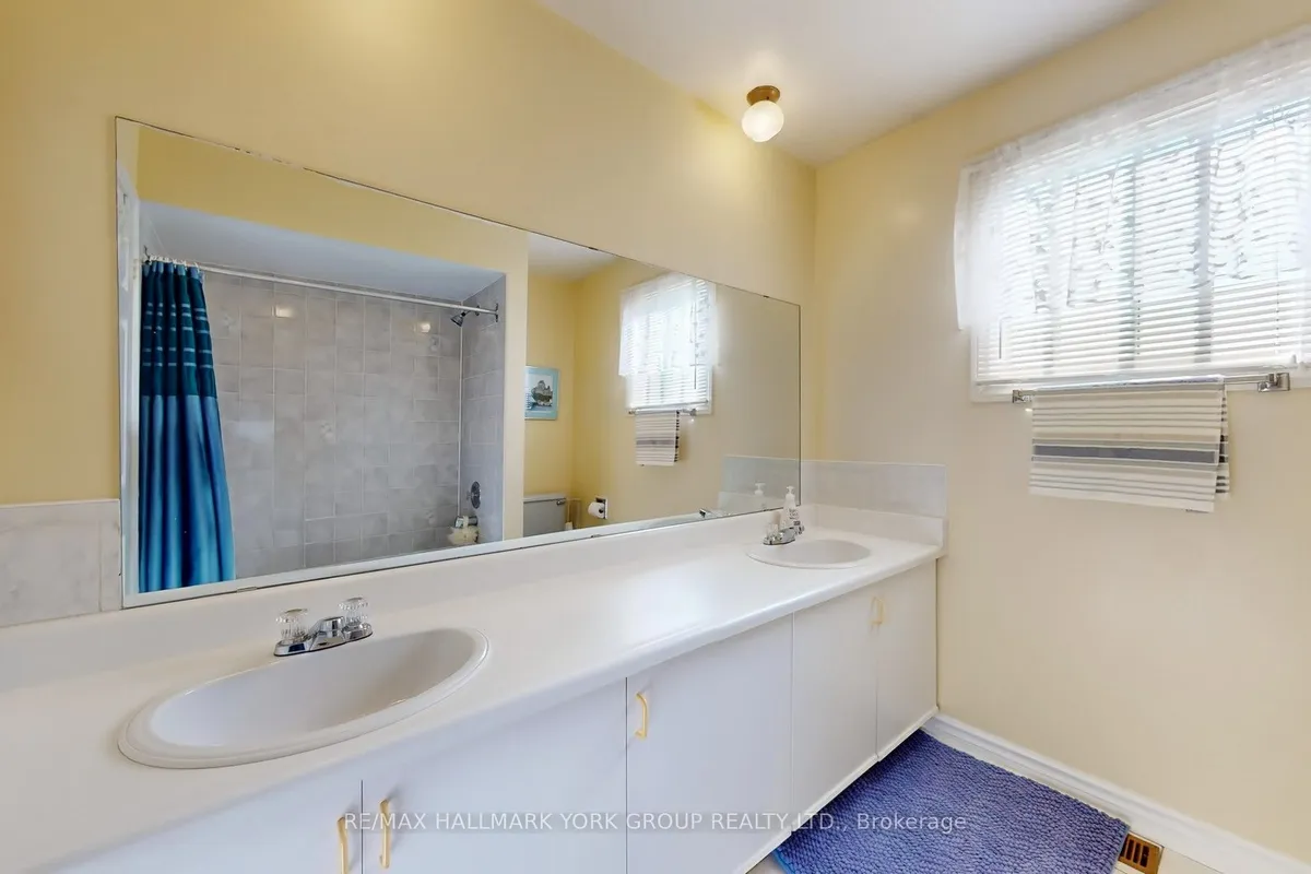 46 Finchley Circle, ON L3R 8S4