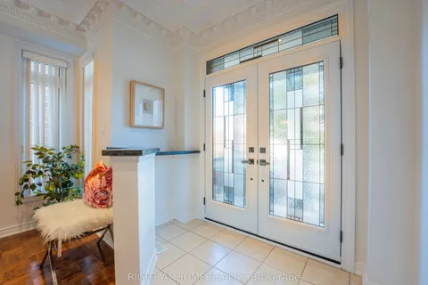 86 Dewpoint Road, ON L4J 9E1