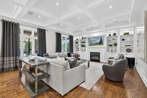 126 Hillview Road, ON L4G 2M5