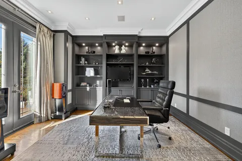 126 Hillview Road, ON L4G 2M5