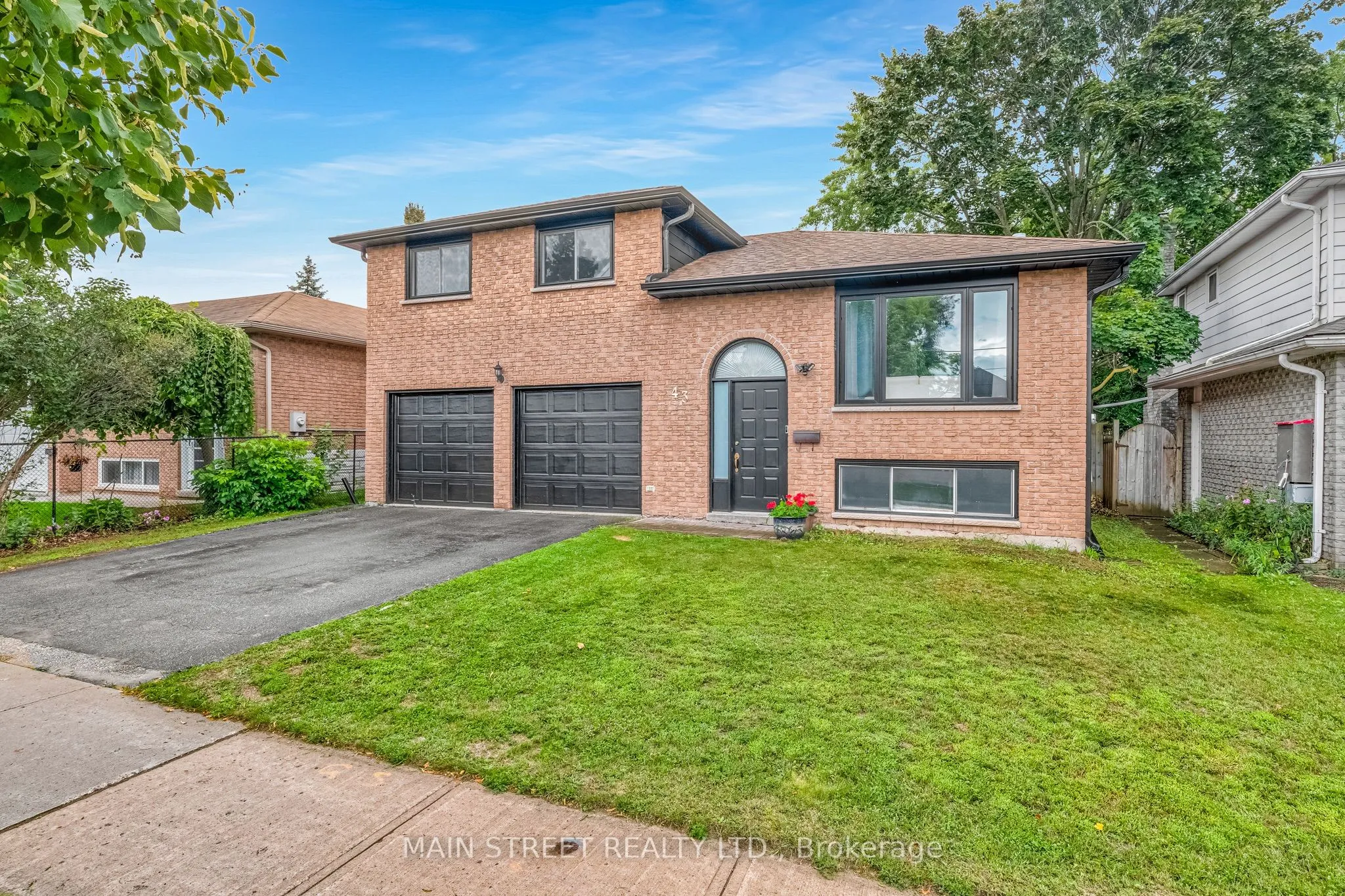 43 Riverglen Drive, ON L4P 3K7