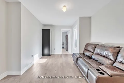 17 Kingsville Lane, ON L4C 7V6