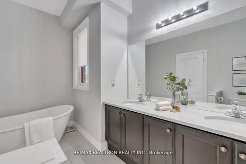 17 Kingsville Lane, ON L4C 7V6