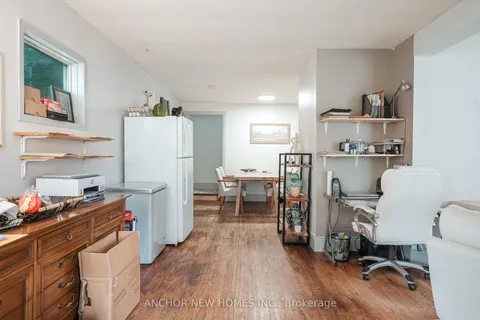 162 Clark Avenue, ON L3T 1T4