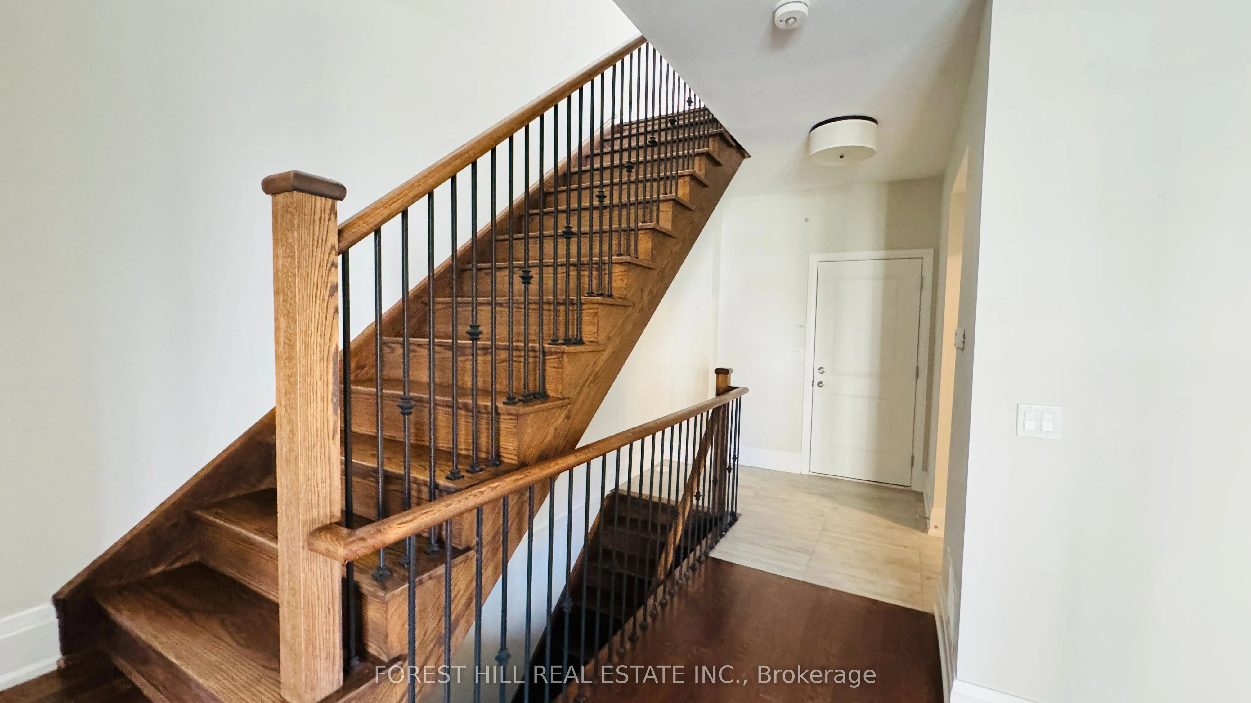 Condo Townhouse interior view at 20 American Elm Way Markham