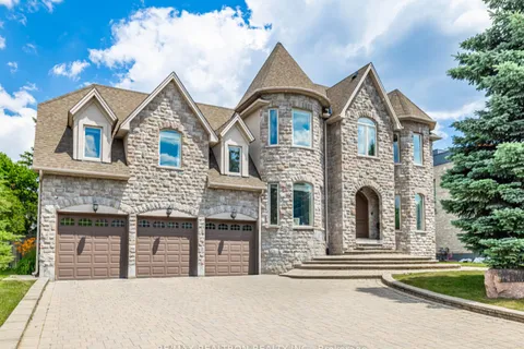 12 Orlon Crescent, ON L4C 6S5