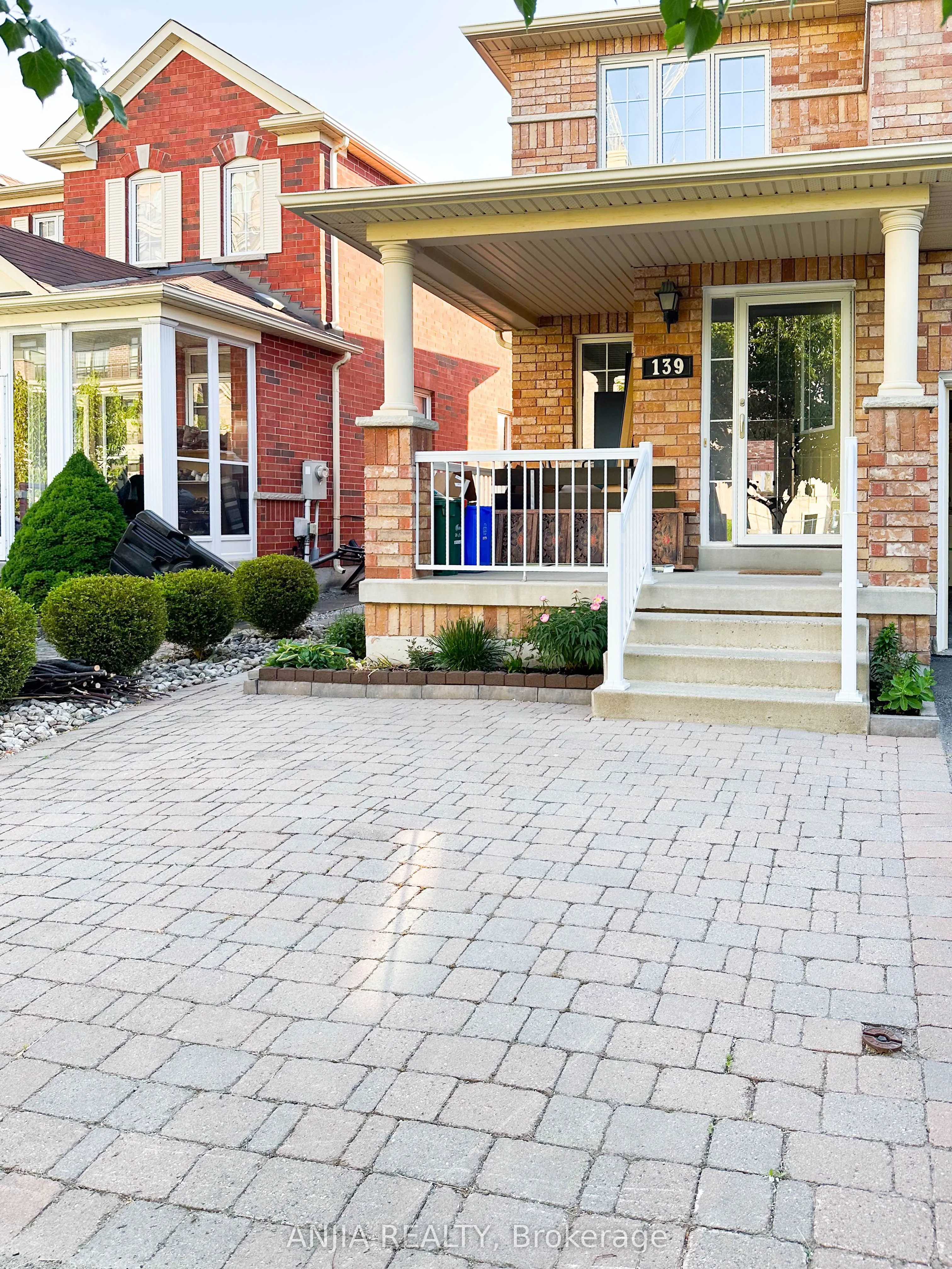 Att/Row/Townhouse 2 bedroom 1 bathroom at 139 Hillwood Street in Markham - MLS# N12442605