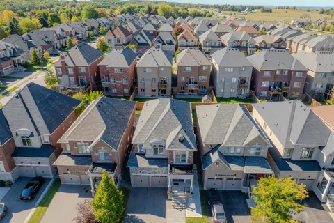 532 Mcgregor Farm Trail, ON L3X 0H7