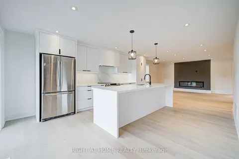 26375 Woodbine Avenue, ON L4P 3E9