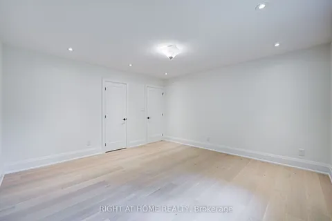 26375 Woodbine Avenue, ON L4P 3E9