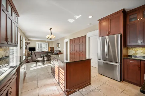 536 Village Parkway, ON L3R 9N5