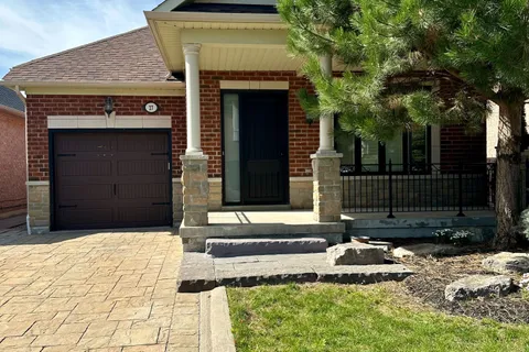 27 Butterwood Lane, ON L4A 0M7