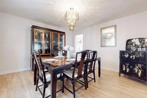 547 Village Parkway, ON L3R 4K7