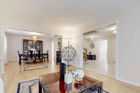 547 Village Parkway, ON L3R 4K7