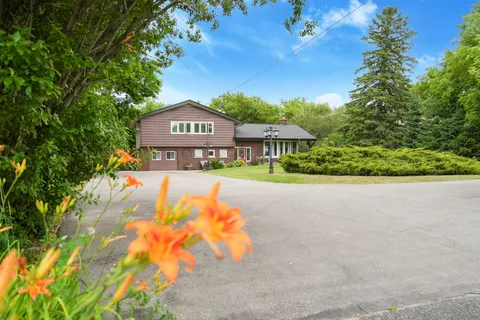 636 Victoria Street, ON L9R 1K1