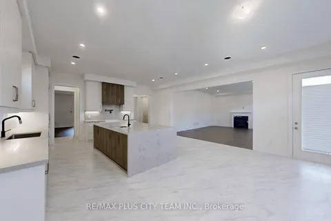 8 SAXBY FARM Avenue, ON L7B 0T1