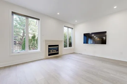 27 Morisot Avenue, ON L4J 9H4