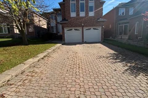 25 Westmoreland Court, ON L3R 8L9