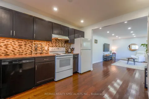 18 Corbett Crescent, ON L4G 2G1