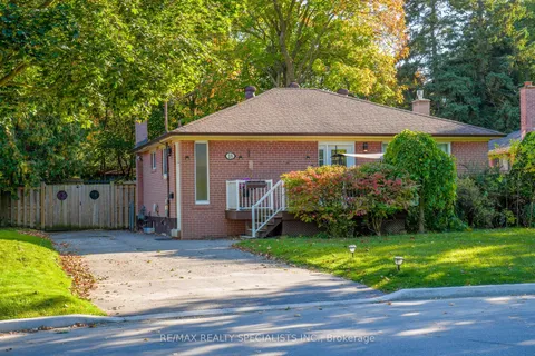 18 Corbett Crescent, ON L4G 2G1