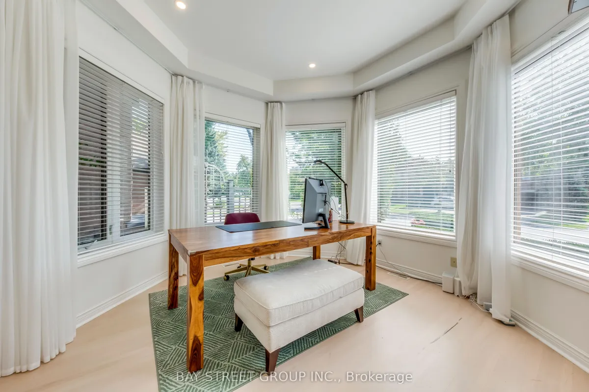 128 beverley glen Boulevard, ON L4J 7V2