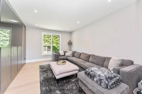 290 Kingscross Drive, ON L7B 1K1