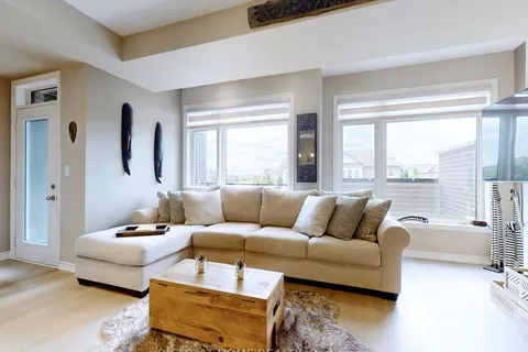 279 Moody Drive, ON L4H 3N5