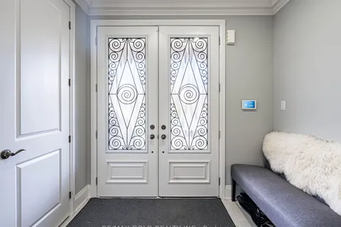 220 Eight Avenue, ON L9R 0H8