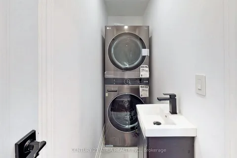 132 Kersey Crescent, ON L4C 5V8