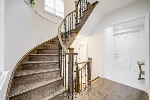 113 Botelho Circle, ON L4G 3X3