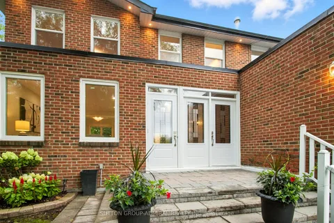 14 Willowbrook Road, ON L3T 4W9