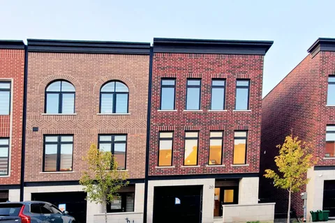 20 Chestnut Court, ON L4G 4A4