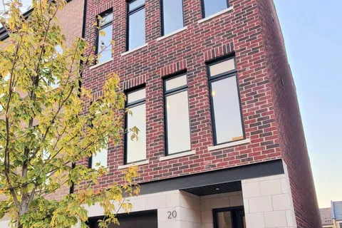 20 Chestnut Court, ON L4G 4A4