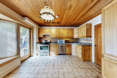 17 Eckardt Avenue, ON L3R 1P1