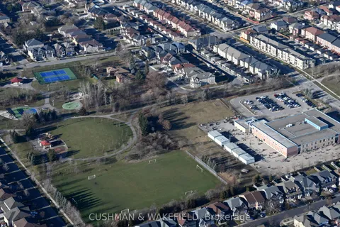 313 Helen Avenue, ON L3R 1J9