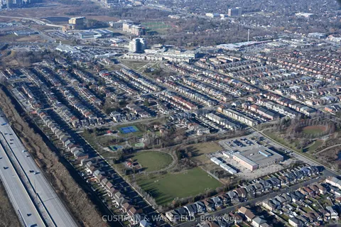 313 Helen Avenue, ON L3R 1J9