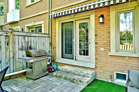 100 Kingsbridge Circle, ON L4J 8N7