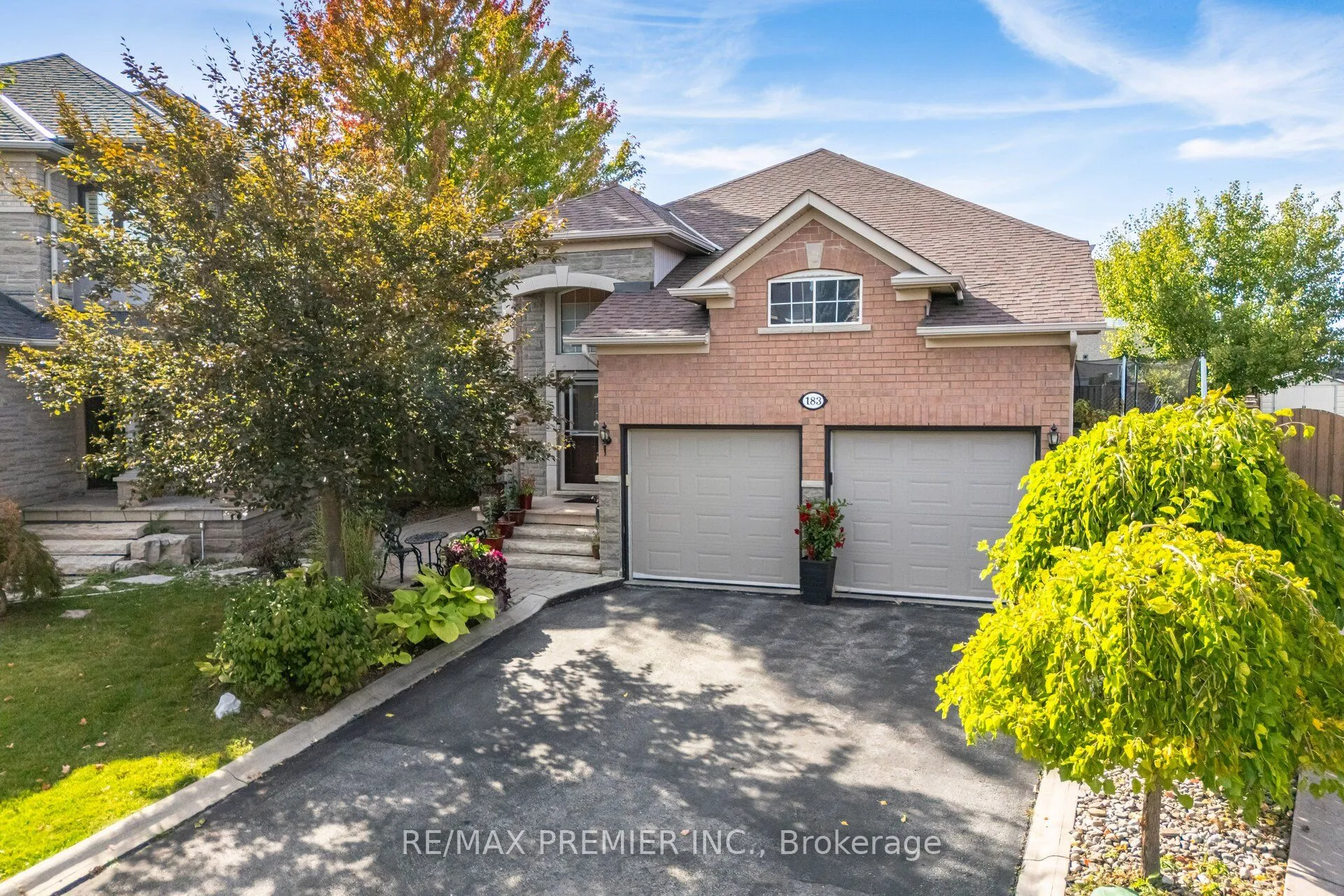 183 Regency View Heights, ON L6A 3V3