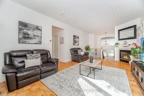 183 Regency View Heights, ON L6A 3V3