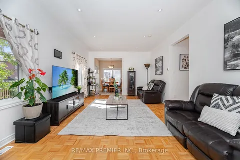 183 Regency View Heights, ON L6A 3V3