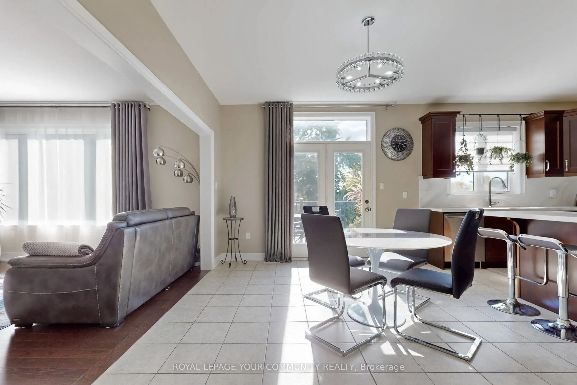 19 Richmond Park Drive, ON L4P 0H2