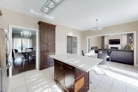 19 Richmond Park Drive, ON L4P 0H2