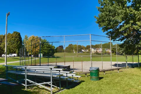 108 Orchard Heights Boulevard, ON L4G 2Z9