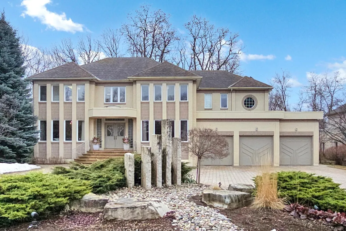 145 Renaissance Court, ON L4J 7W4