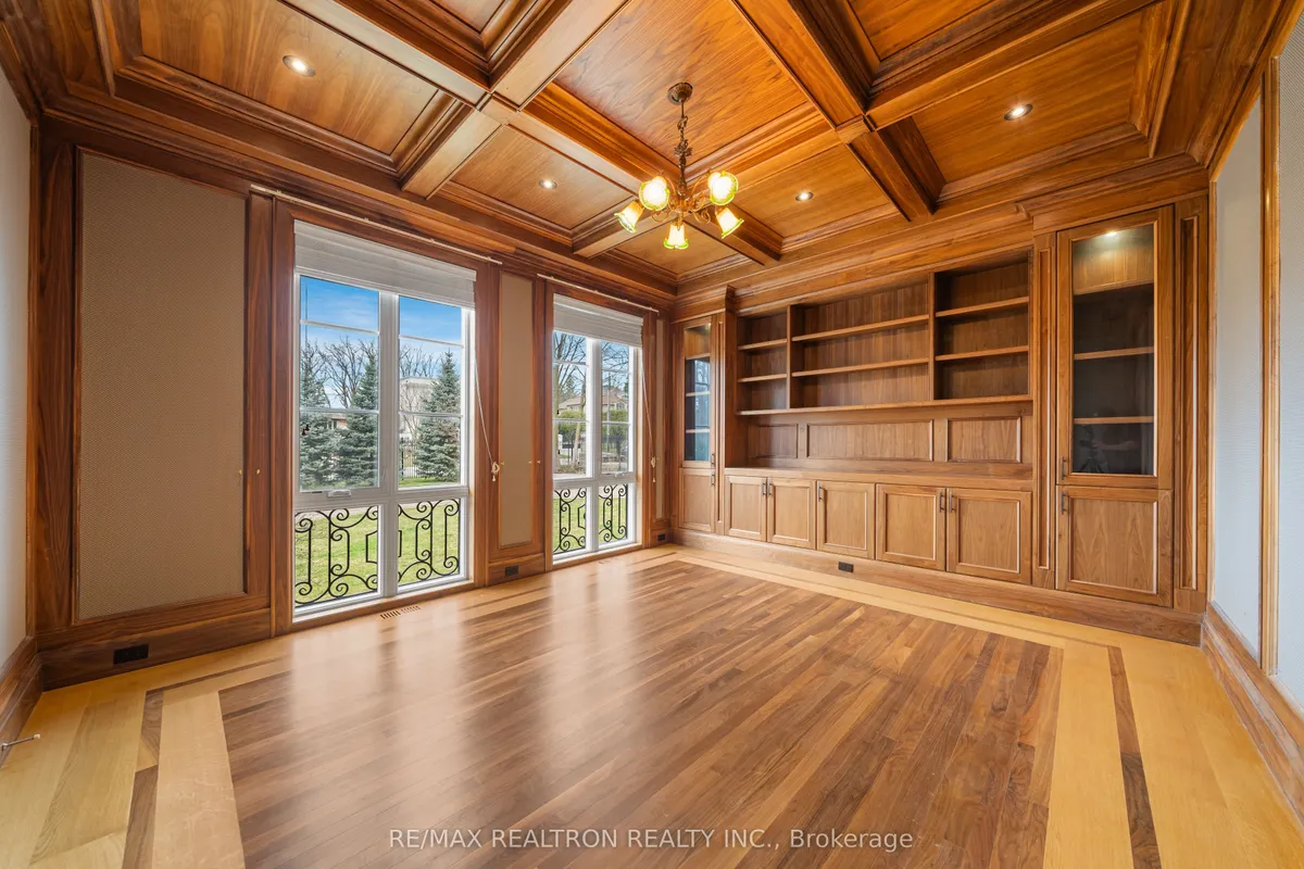 9 Thornbank Road, ON L4J 2A1