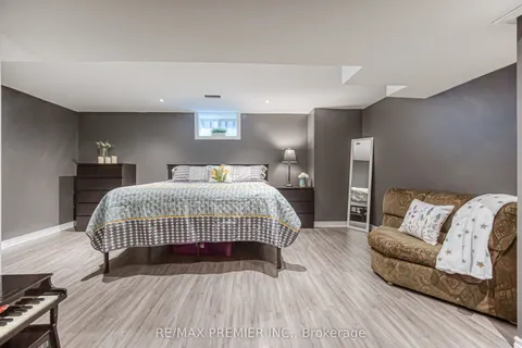 1878 Lamstone Street, ON L9S 4Z8