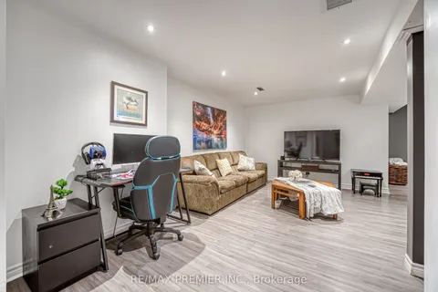 1878 Lamstone Street, ON L9S 4Z8