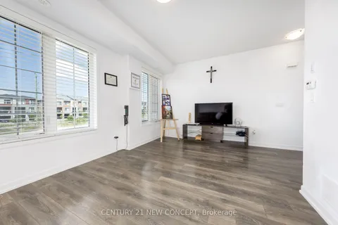 227 Harding Park Street, ON L3Y 0E3