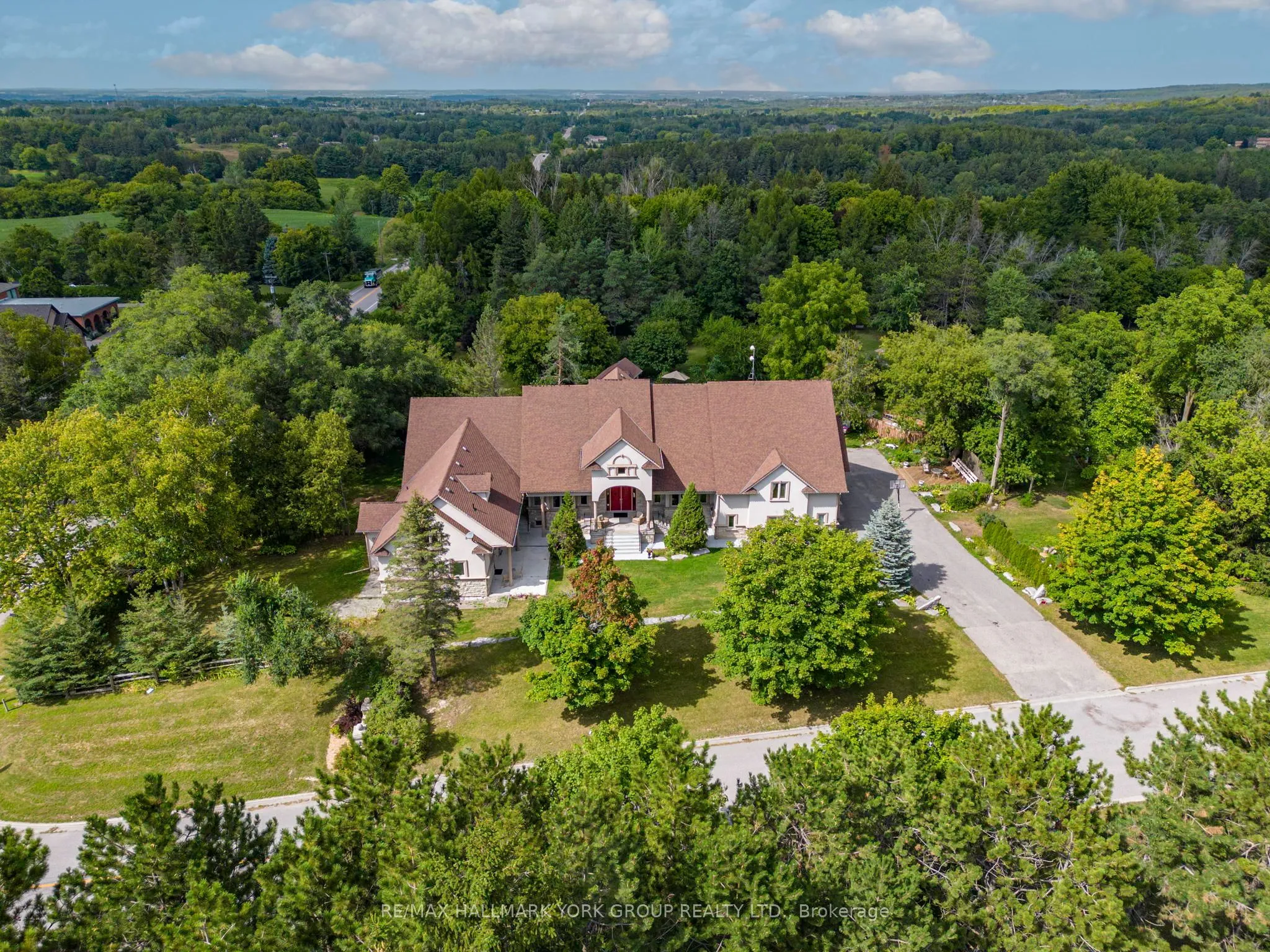 2 Kingswood Drive, ON L7B 1K8