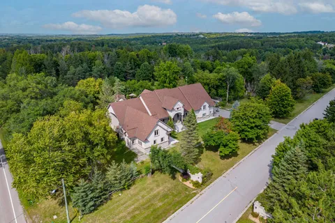 2 Kingswood Drive, ON L7B 1K8